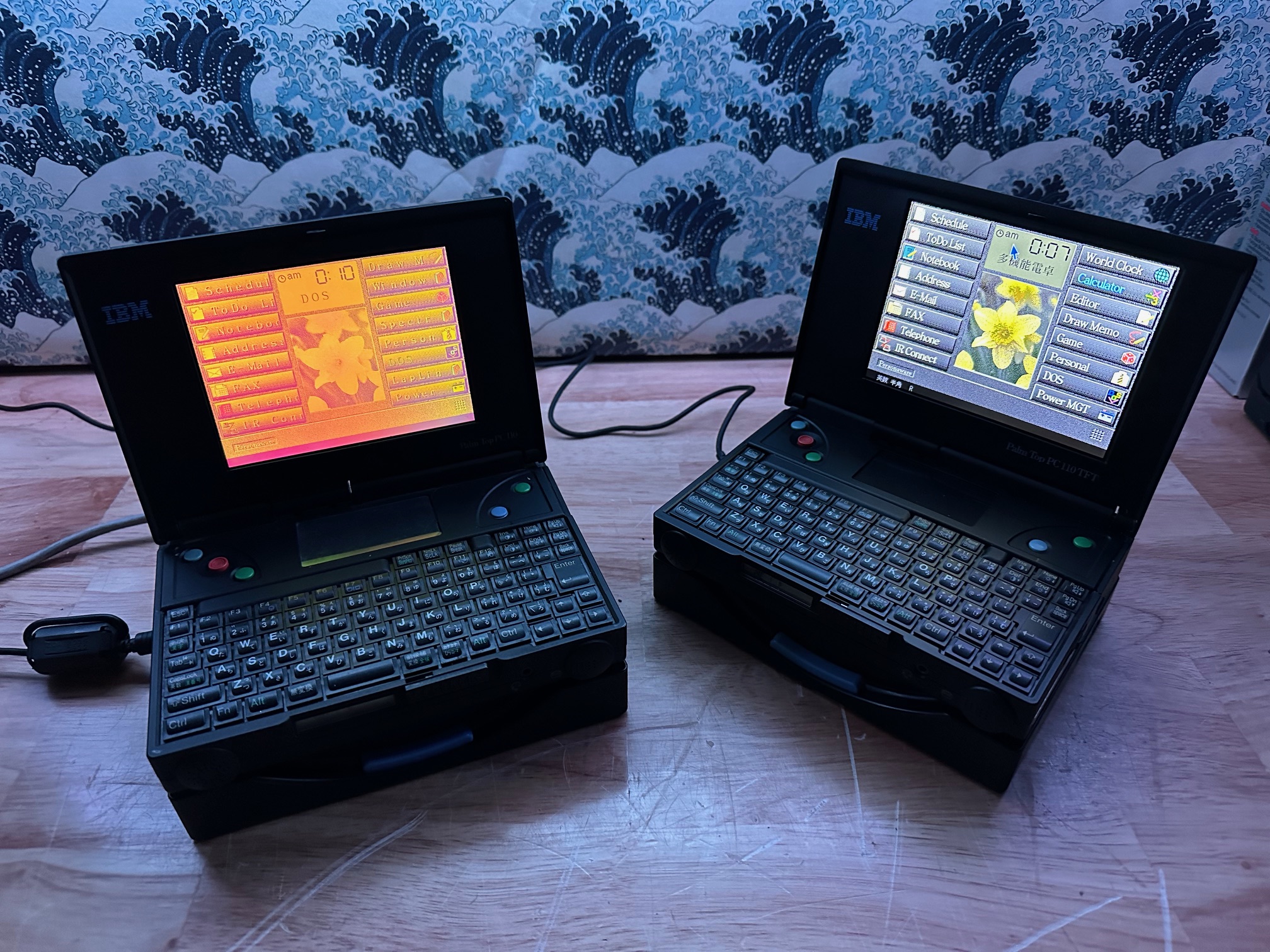 The machine on the left is a restored original DSTN screen and the right is an upgraded TFT.